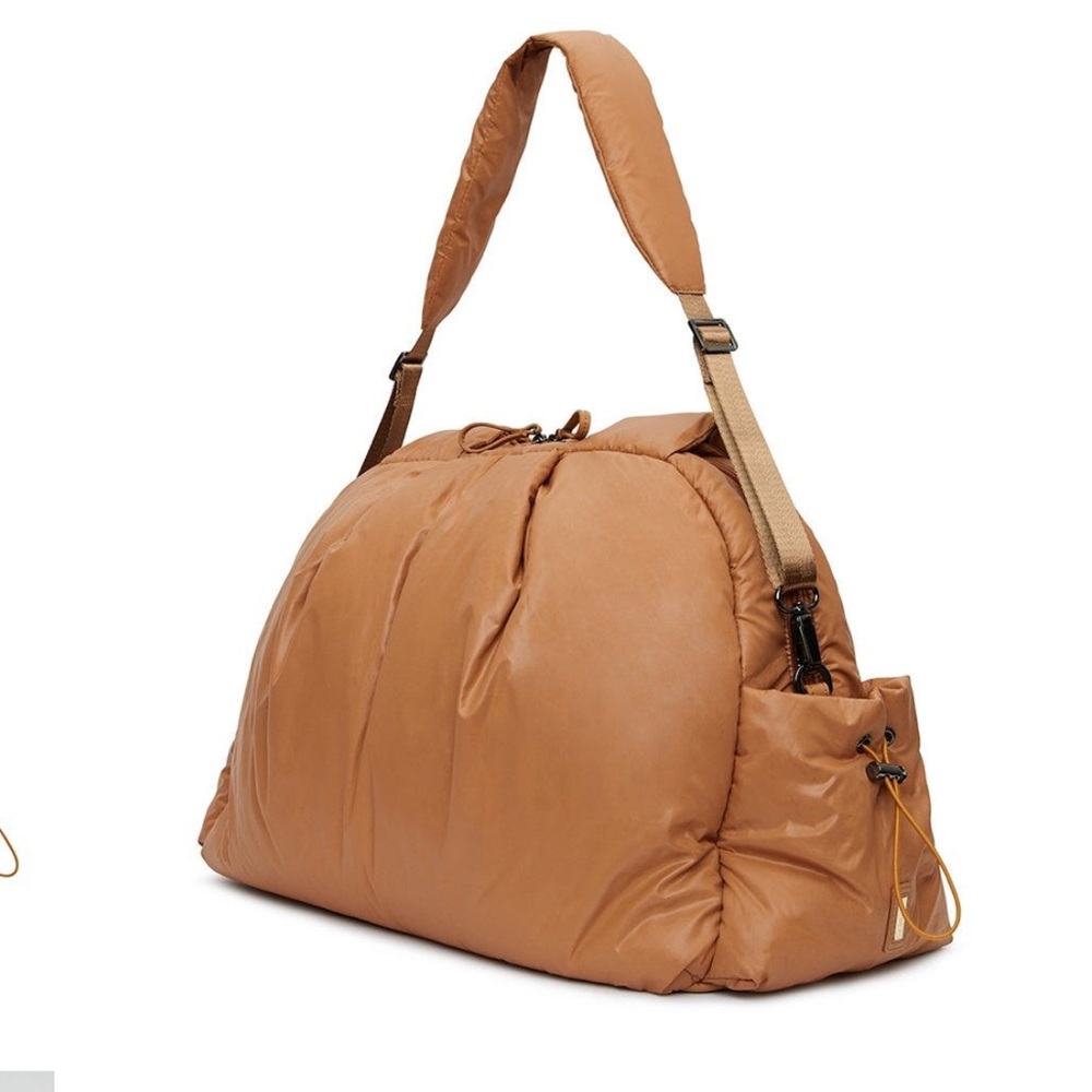 - Weekender bag